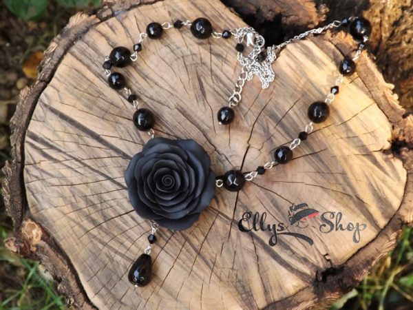Colier handmade pietre semipretioase onix si trandafir negru din lut polimeric